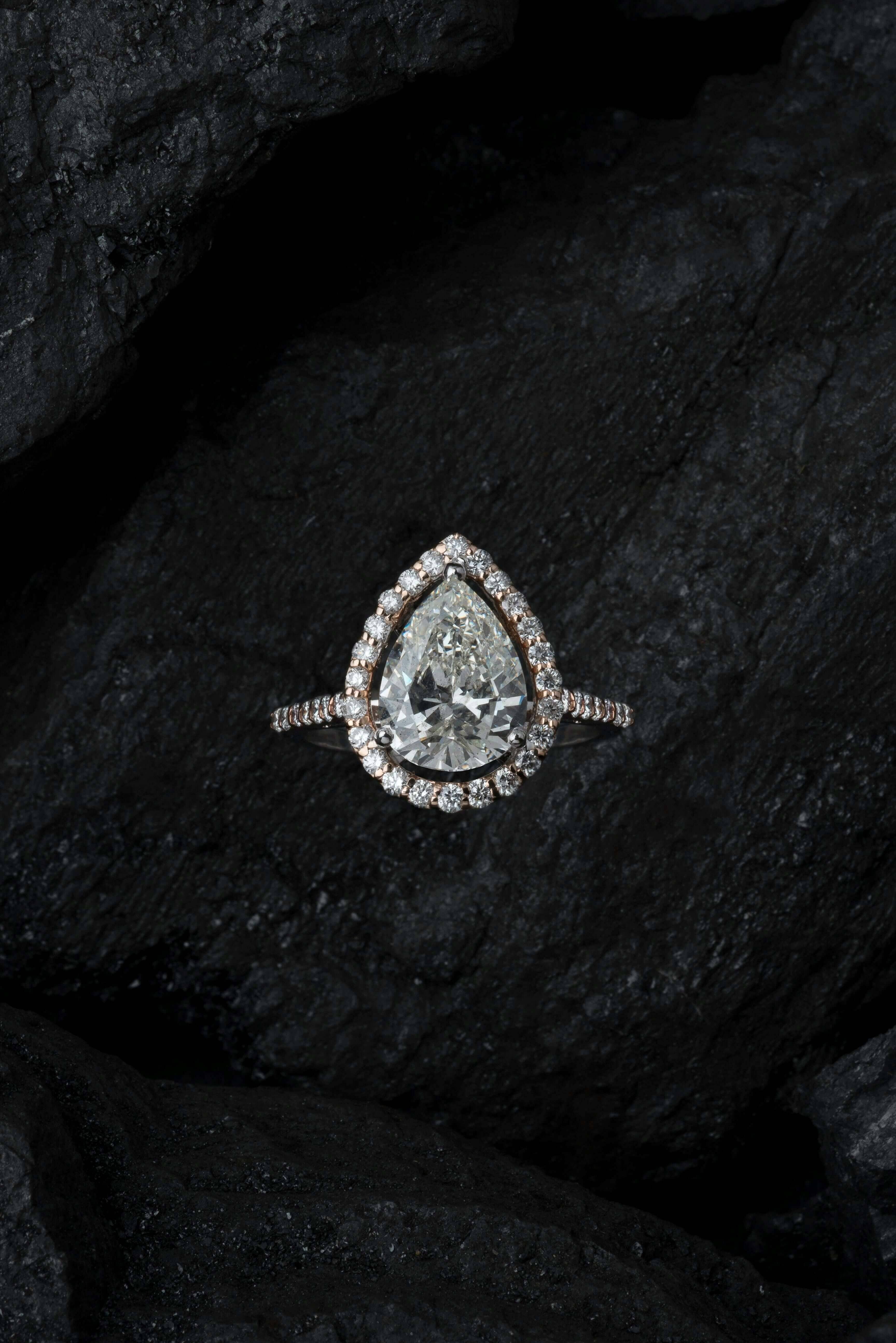 Pear Shaped Engagement Ring: The Perfect Choice for Your Proposal