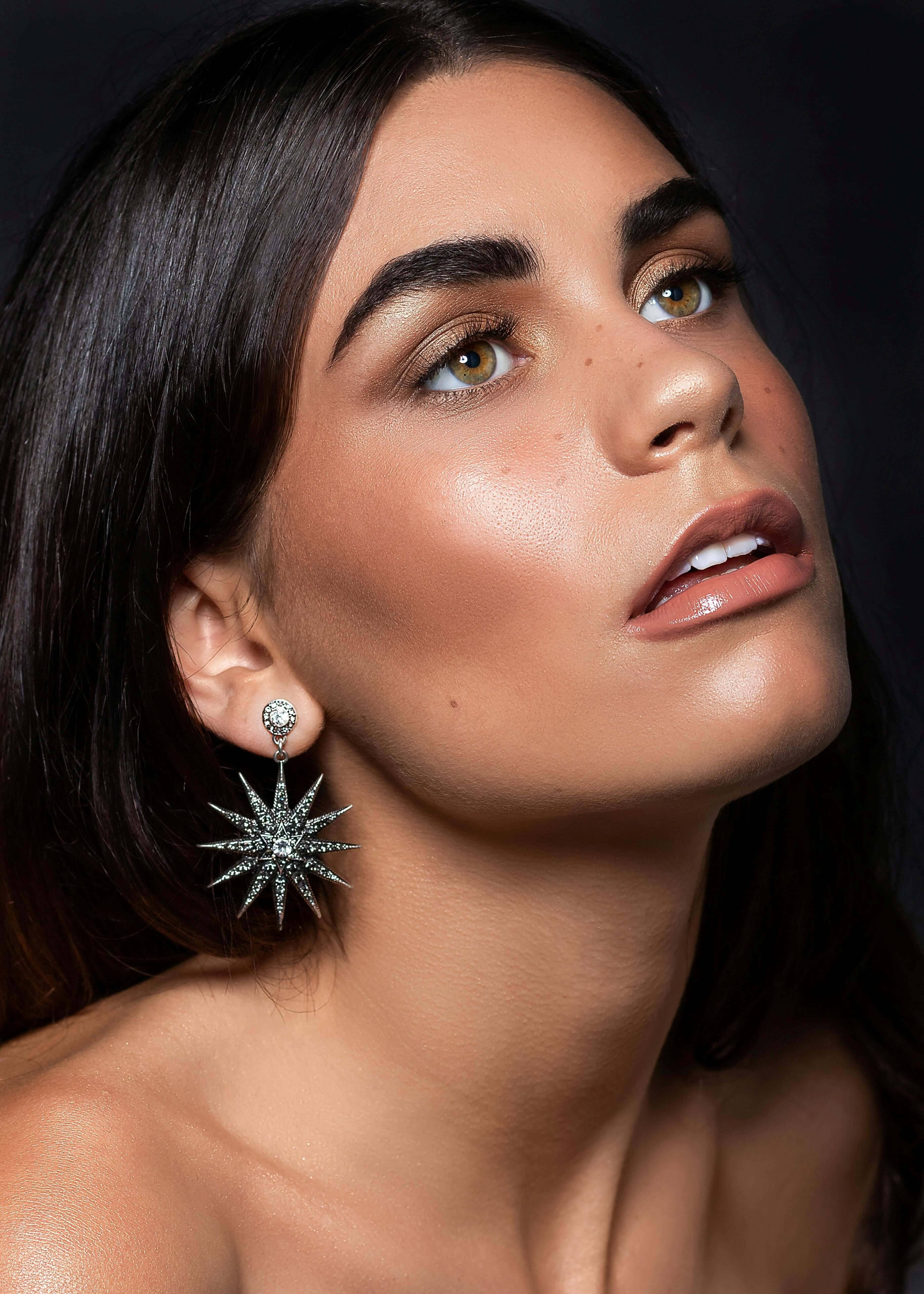 Trendy Dangle Earrings: Must-Have Styles for Every Occasion