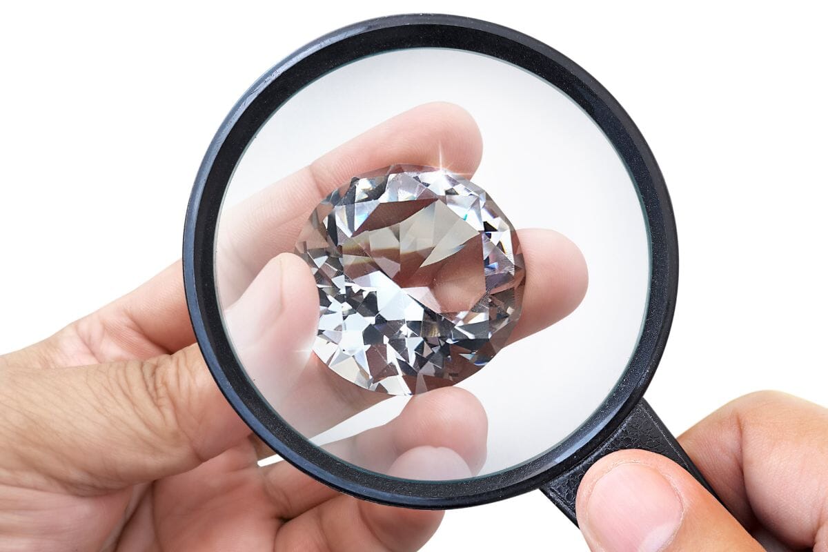 What Are Eye Clean Diamonds: Clarity Explained for Buyers