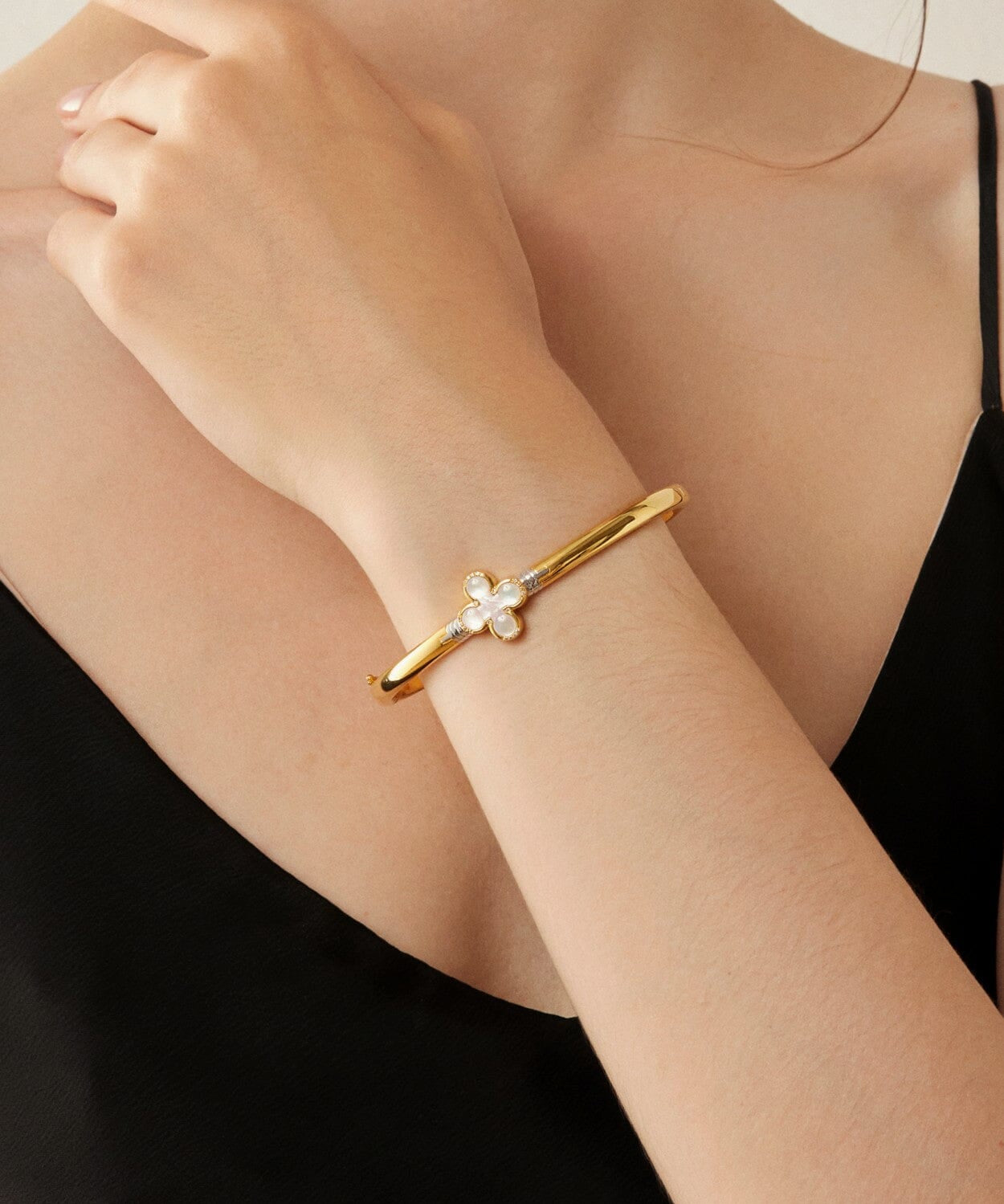 24K Gold Pearl Clover Bracelet Saurin Jiya