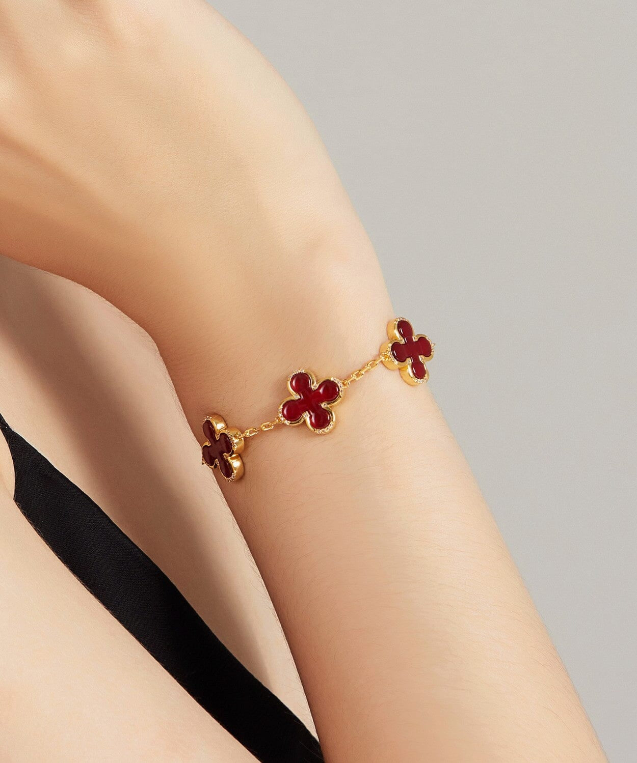 24K Gold Red Agate Clover Bracelet Saurin Jiya