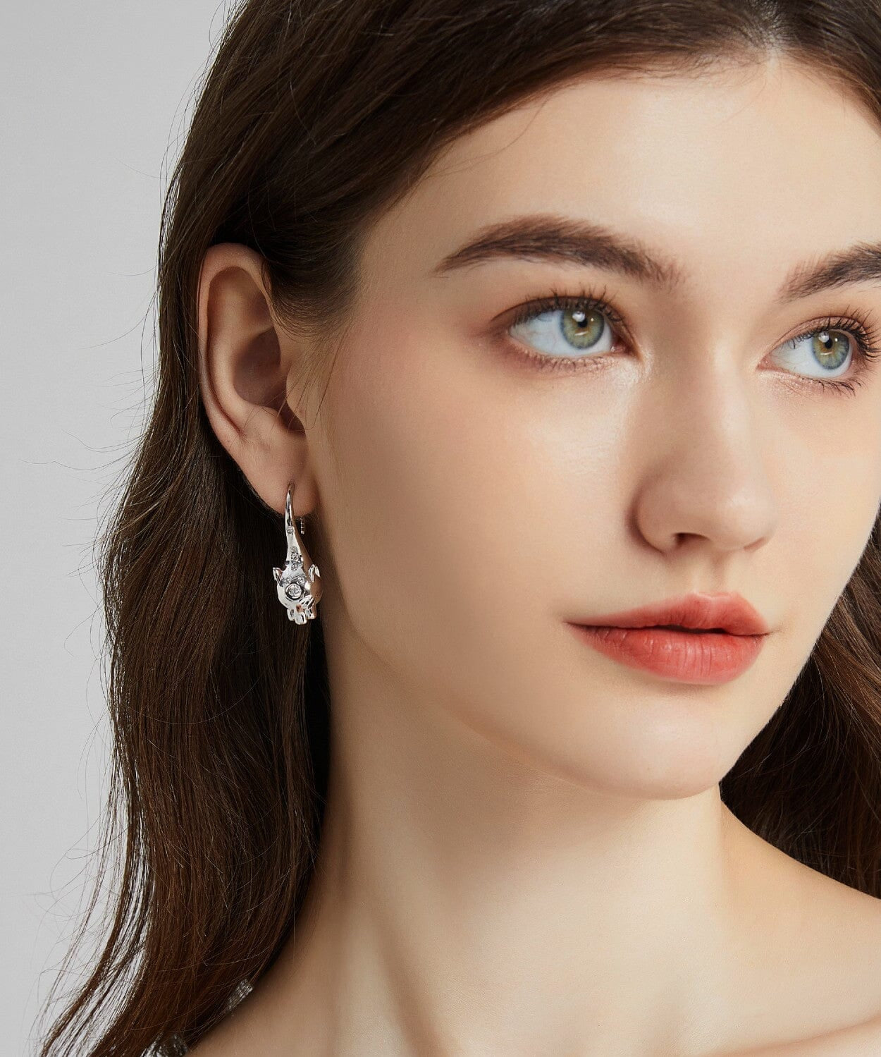 24K White Gold Panther Earring Saurin Jiya