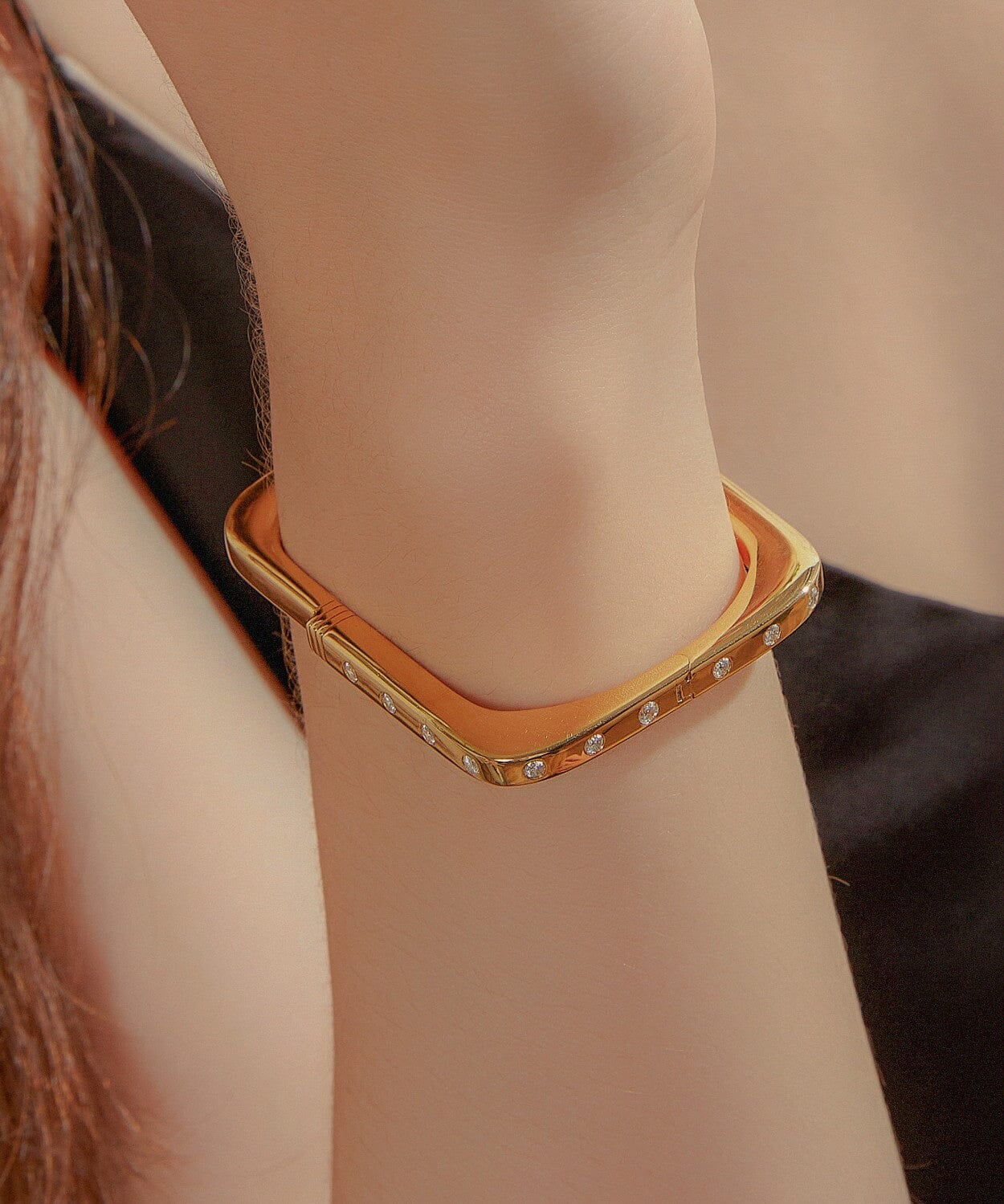 24K Yellow Gold Locking Bracelet Saurin Jiya