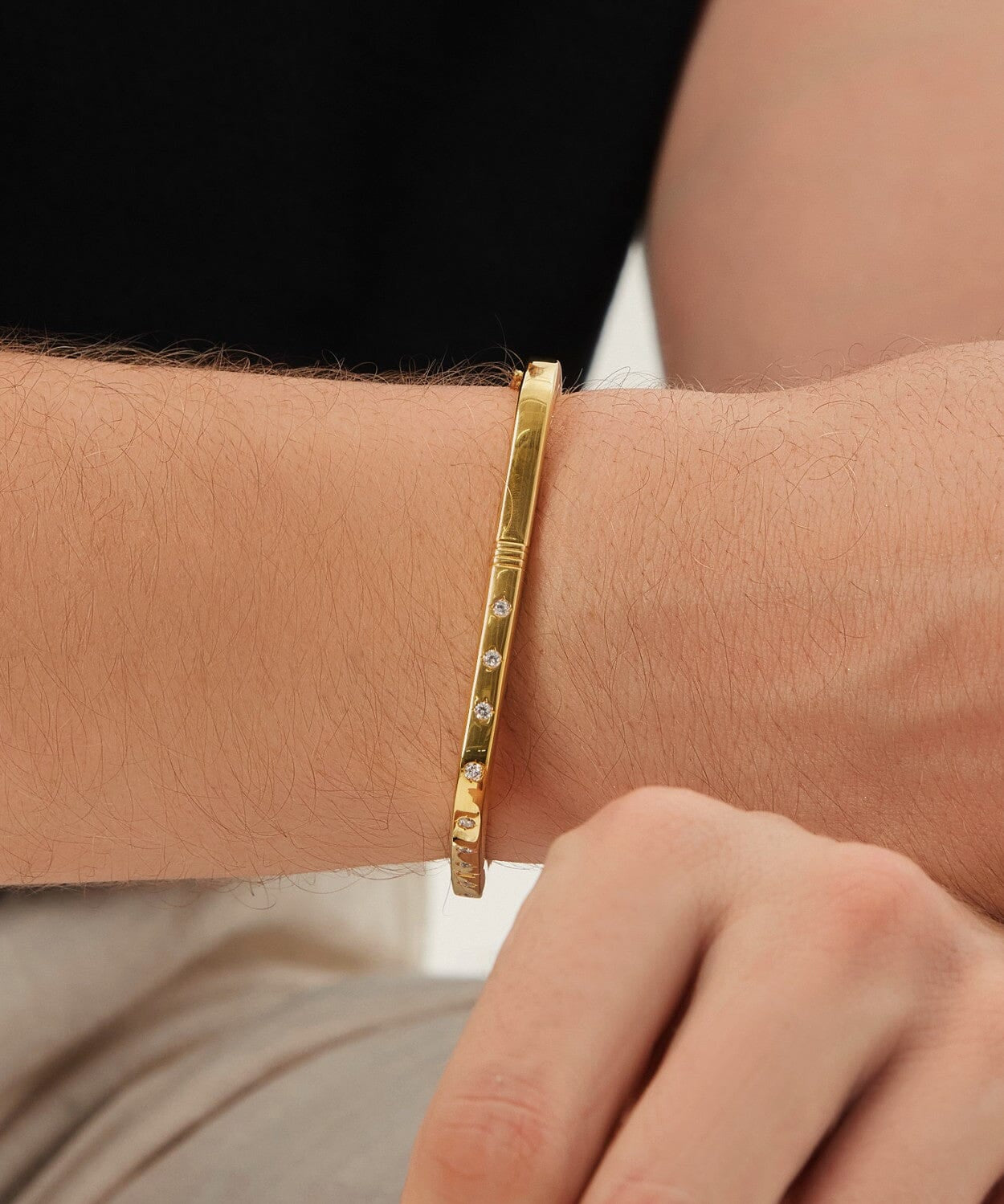 24K Yellow Gold Locking Bracelet Saurin Jiya