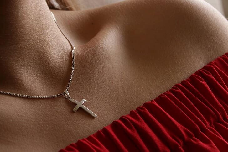 Beautiful Womens Dainty Cross Necklace Trends