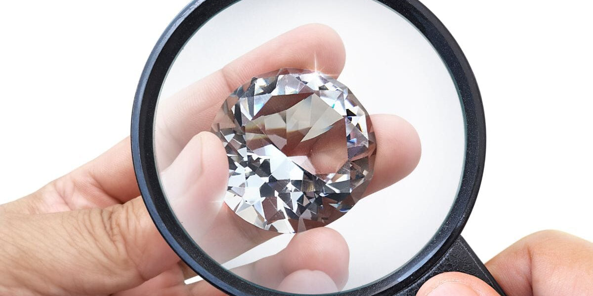 What Are Eye Clean Diamonds: Clarity Explained for Buyers