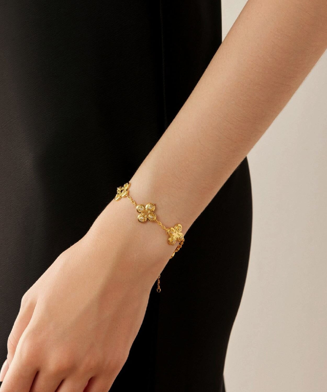 24K Gold Clover Bracelet Saurin Jiya
